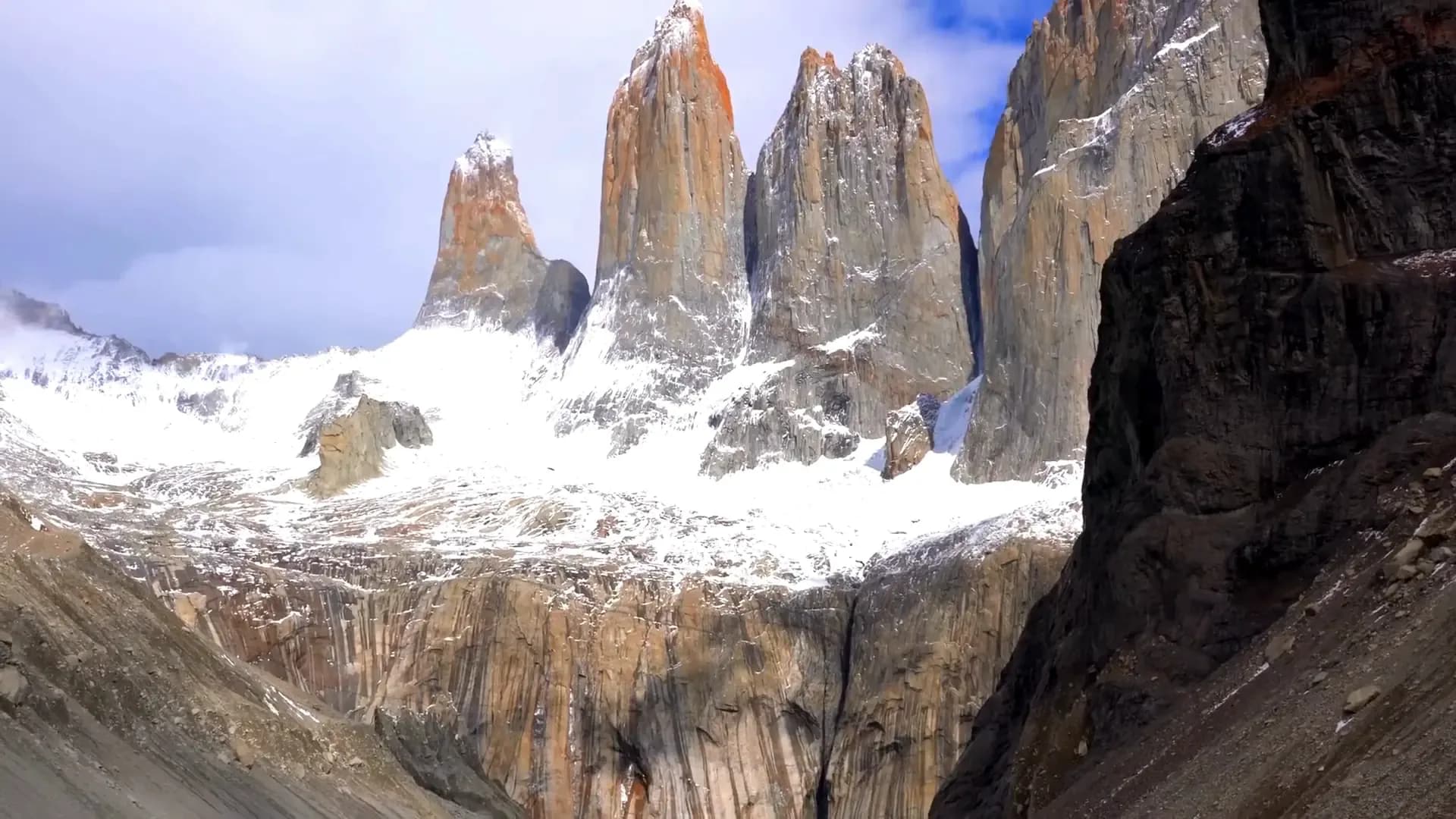 Las tres torres del macizo Paine, en la Patagonia chilena